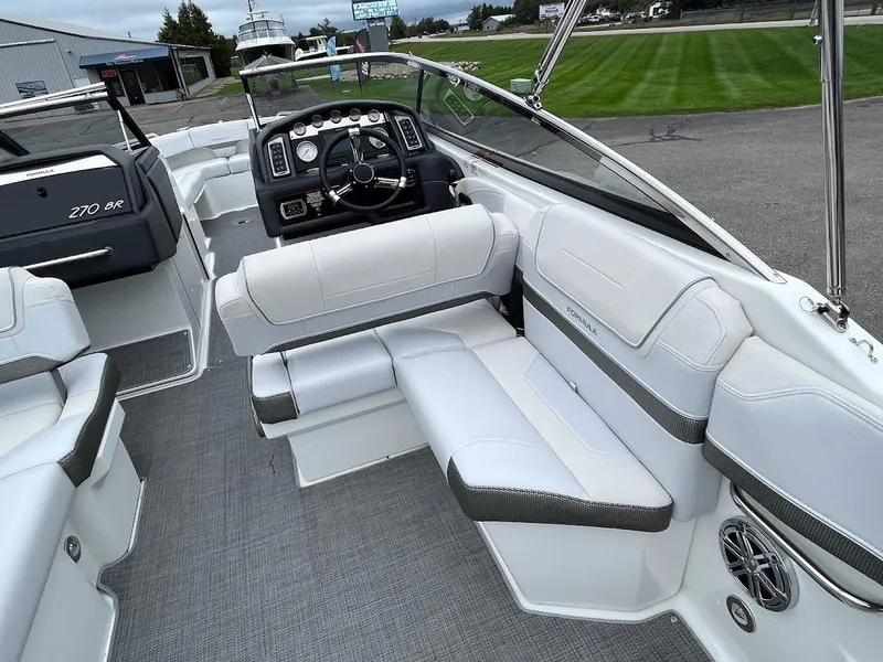 Slide: The Image of 2019 Formula 270 Bowrider 13 - 13