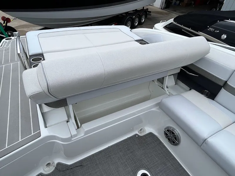 Slide: The Image of 2019 Formula 270 Bowrider 15 - 15