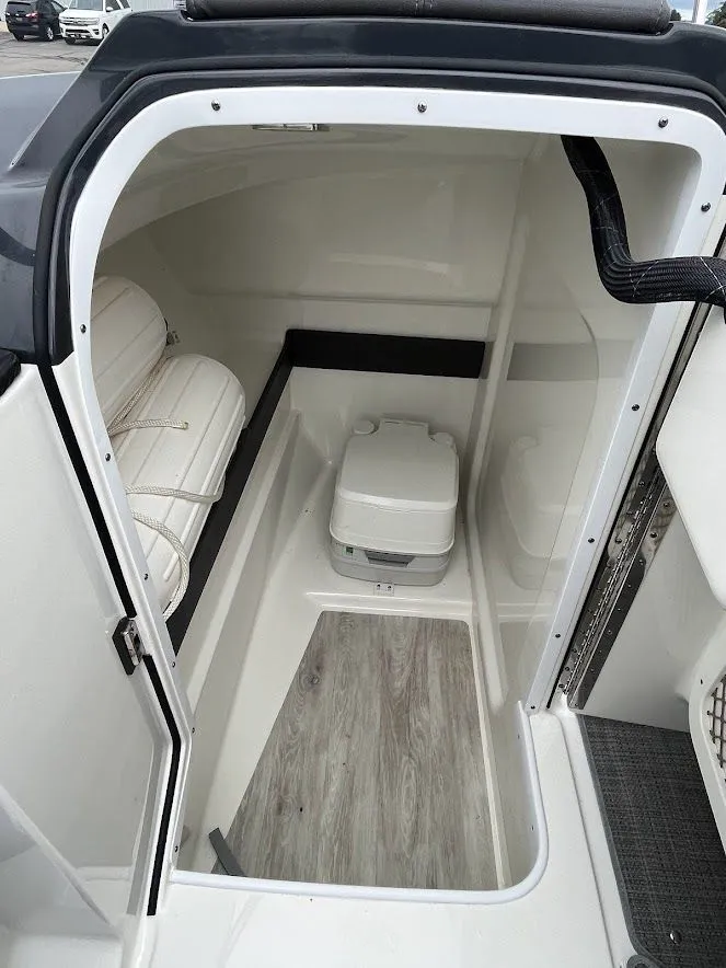 Slide: The Image of 2019 Formula 270 Bowrider 21 - 21