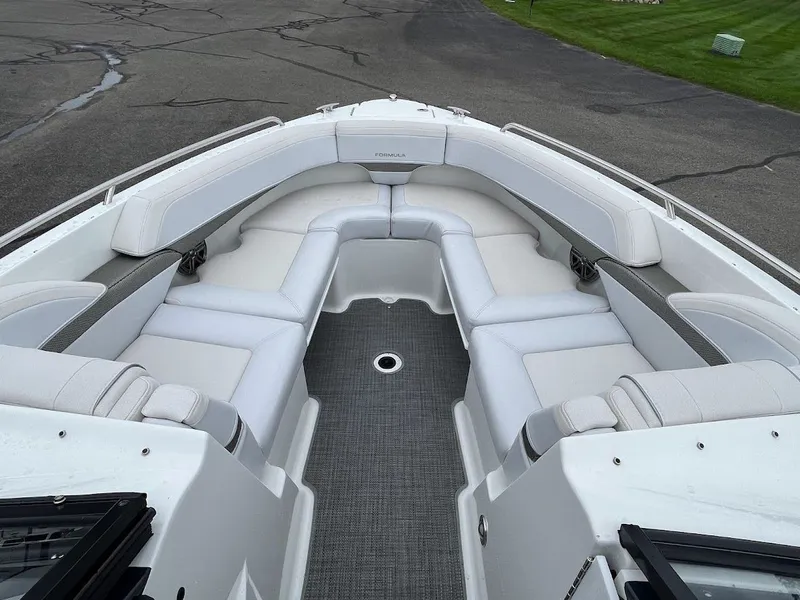 Slide: The Image of 2019 Formula 270 Bowrider 24 - 24