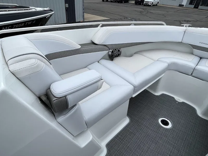 Slide: The Image of 2019 Formula 270 Bowrider 26 - 26