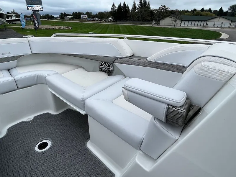 Slide: The Image of 2019 Formula 270 Bowrider 27 - 27