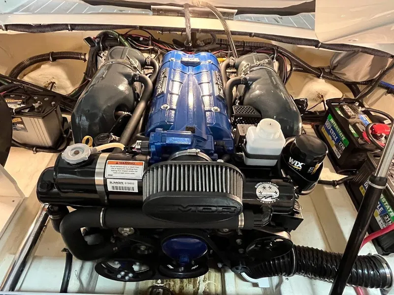 Slide: The Image of 2019 Formula 270 Bowrider 29 - 29