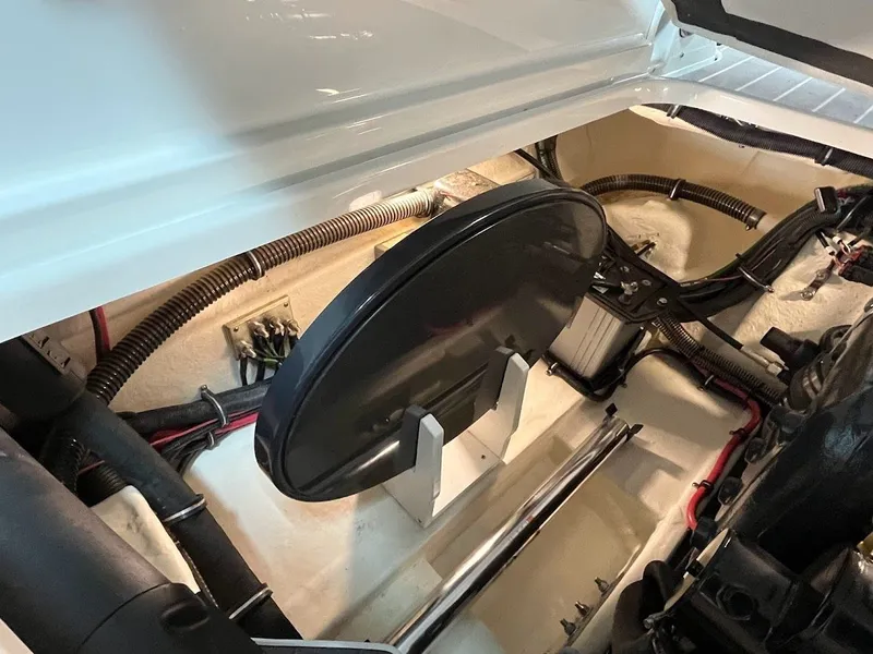 Slide: The Image of 2019 Formula 270 Bowrider 31 - 31