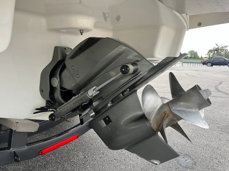 Slide: The Image of 2019 Formula 270 Bowrider 4 - 4