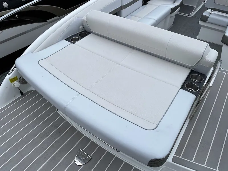 Slide: The Image of 2019 Formula 270 Bowrider 9 - 9