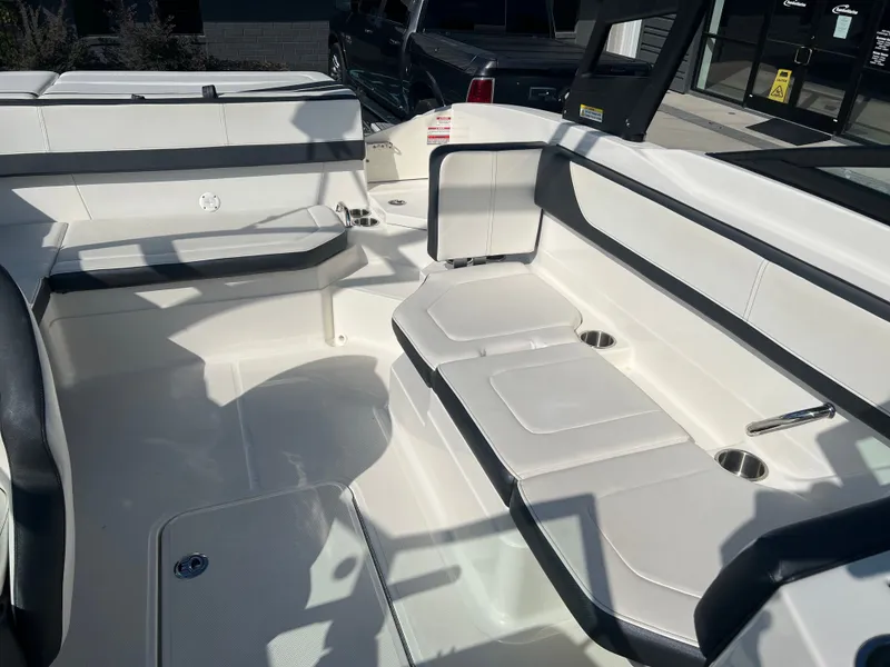 Slide: The Image of 2016 SEA RAY 21 SPX - Image 17 - 17