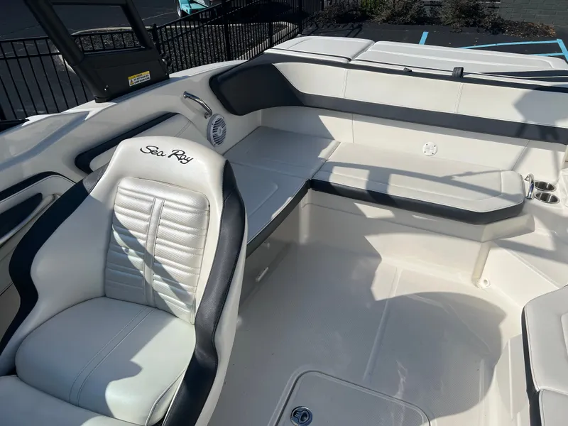 Slide: The Image of 2016 SEA RAY 21 SPX - Image 18 - 18