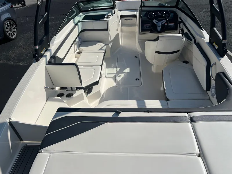 Slide: The Image of 2016 SEA RAY 21 SPX - Image 9 - 9