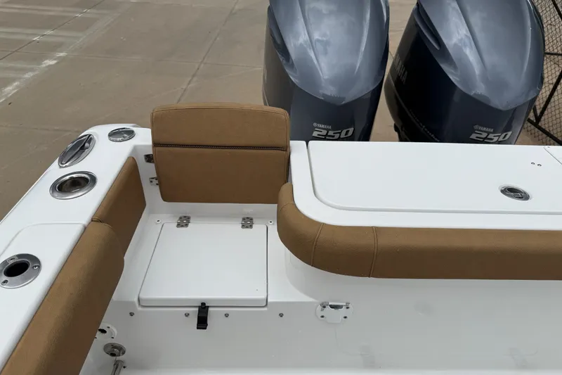 Slide: The Image of 2021 Sea Hunt Gamefish 27 boat with Yamaha 250 engines, featuring forward seating. - 42