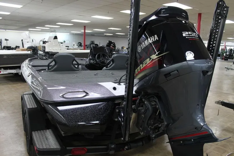 Slide: The Image of 2021 Skeeter ZXR20 boat with Yamaha 250 engine in showroom. - 8