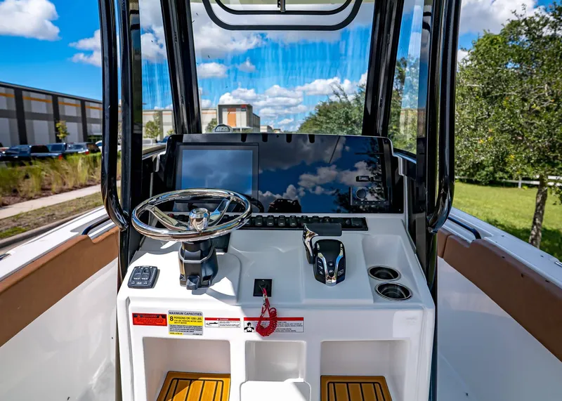 Slide: The Image of Sea Hunt Ultra 245 SE 2026 - 13