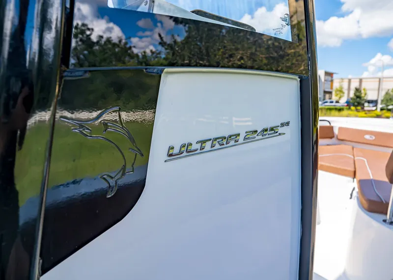 Slide: The Image of Sea Hunt Ultra 245 SE 2026 - 18