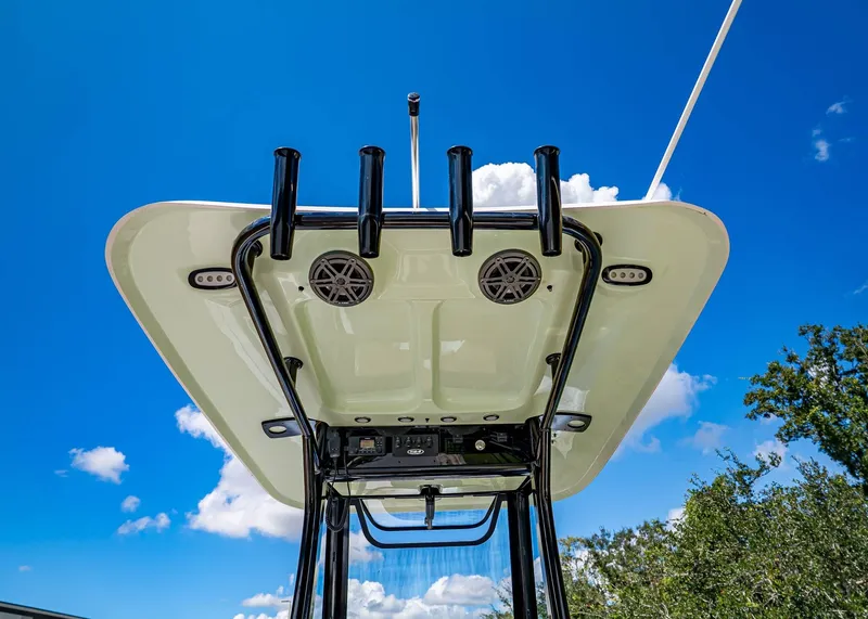 Slide: The Image of Sea Hunt Ultra 245 SE 2026 - 20