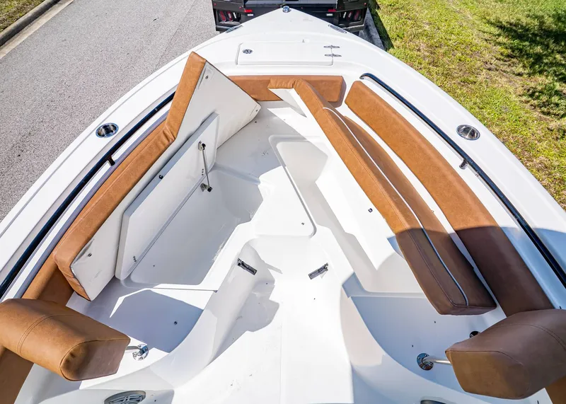 Slide: The Image of Sea Hunt Ultra 245 SE 2026 - 23