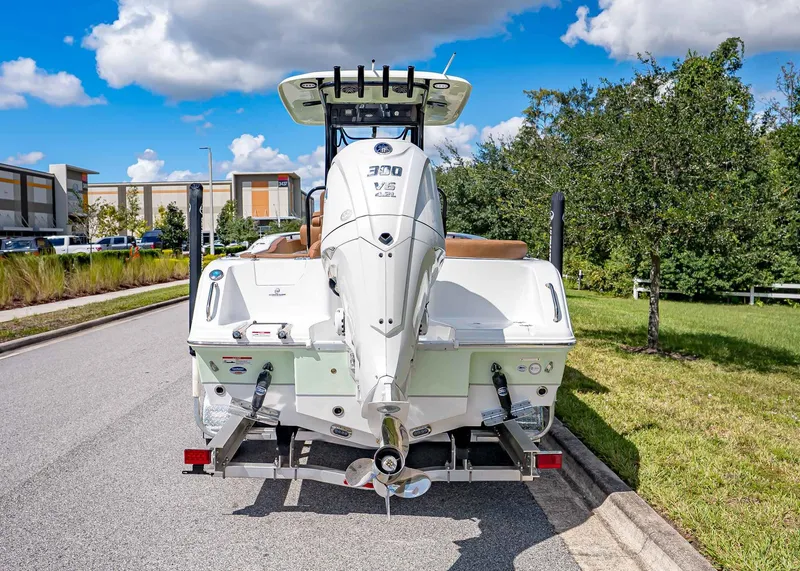 Slide: The Image of Sea Hunt Ultra 245 SE 2026 - 4