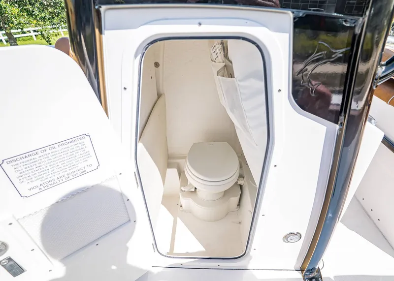 Slide: The Image of Sea Hunt Ultra 245 SE 2026 - 19