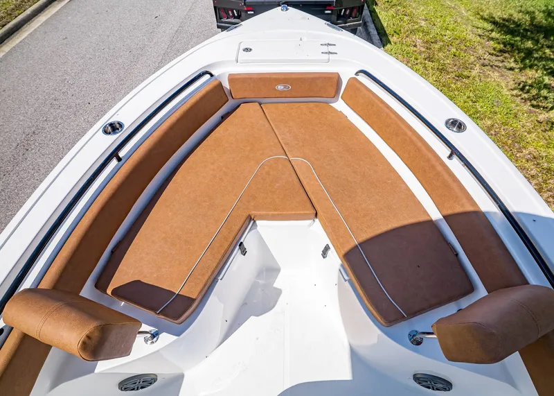 Slide: The Image of Sea Hunt Ultra 245 SE 2026 - 24