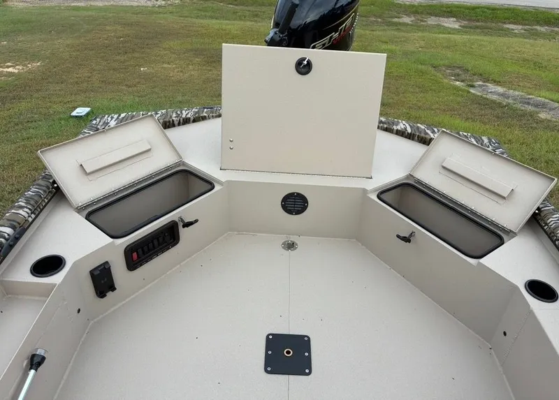 Slide: The Image of Avid 18 Commander 2026 - 7