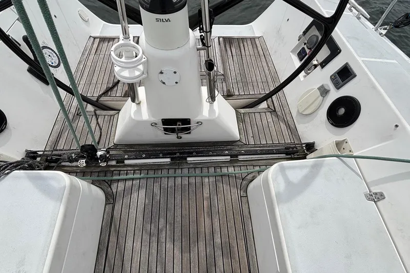 Slide: The Image of 2008 J Boats J/122 cockpit with wooden deck and steering wheel. - 21