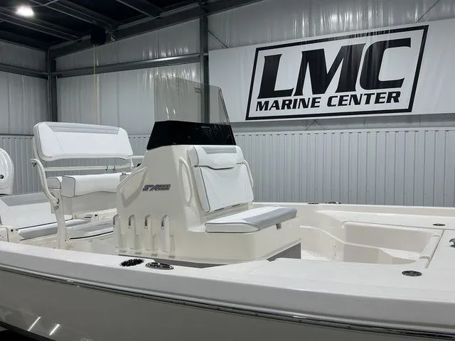 Slide: The Image of Skeeter SX221 2026 - 14