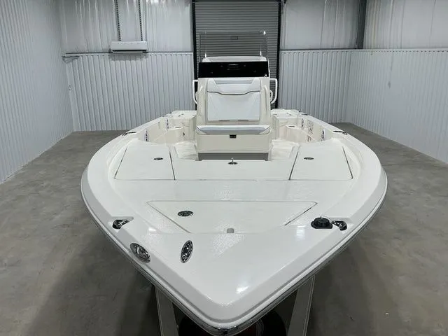 Slide: The Image of Skeeter SX221 2026 - 4