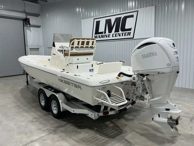 Slide: The Image of Skeeter SX241 2026 - 11