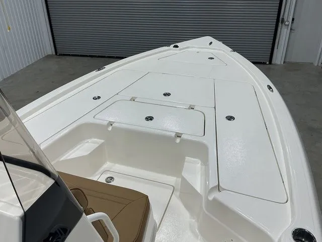 Slide: The Image of Skeeter SX241 2026 - 17