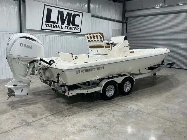 Slide: The Image of Skeeter SX241 2026 - 21