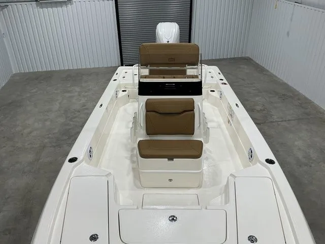 Slide: The Image of Skeeter SX241 2026 - 7