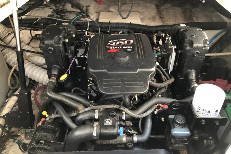 Slide: The Image of Engine of 2008 Rinker 260 Express Cruiser with MerCruiser 350 MAG MPI. - 15