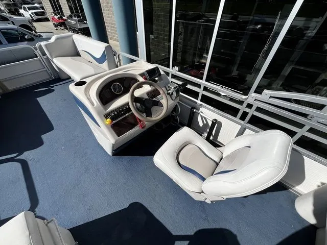 Slide: The Image of Sylvan 820 2003 - 17