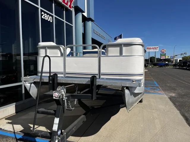 Slide: The Image of Sylvan 820 2003 - 7