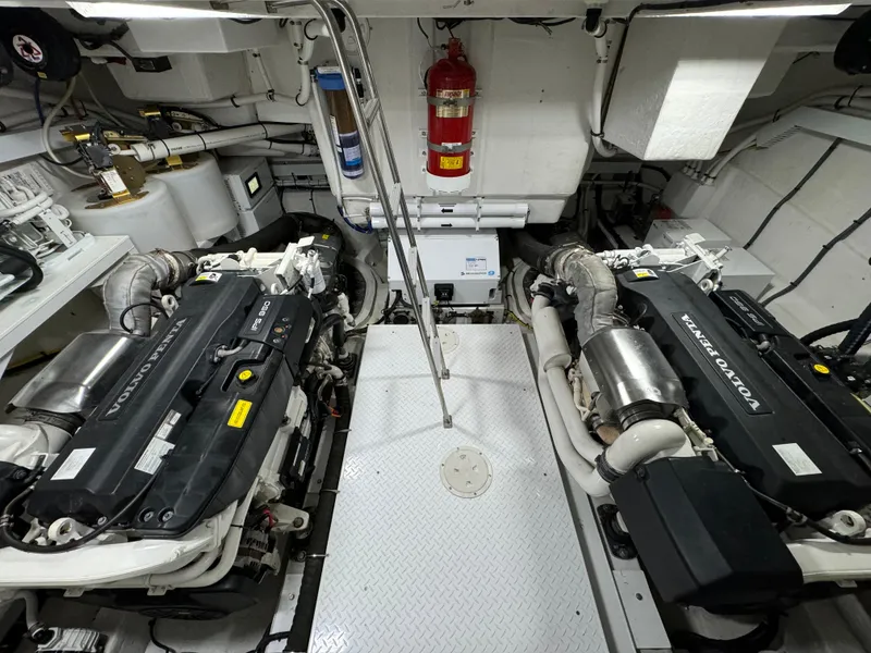 Slide: The Image of Cruisers 60 Fly 2021 - 59