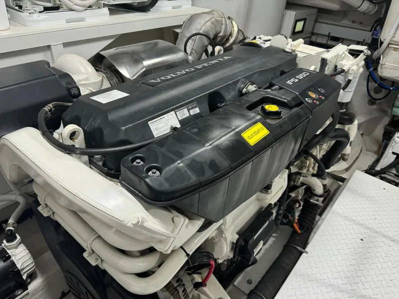 Slide: The Image of Cruisers 60 Fly 2021 - 60