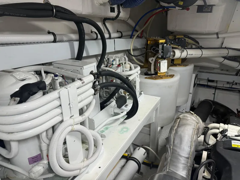 Slide: The Image of Cruisers Yachts 60 Cantius 2021 - 63