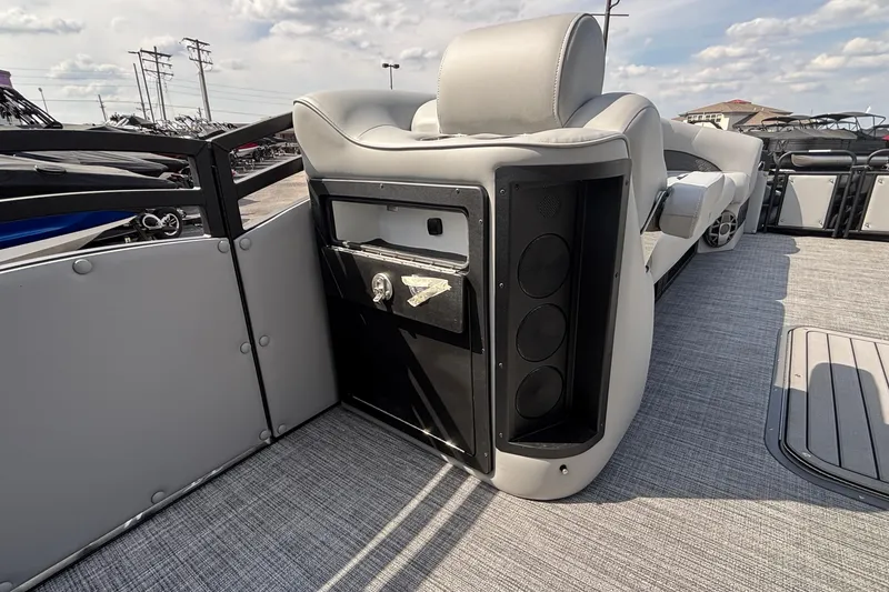 Slide: The Image of Luxury seating on 2026 JC NEPTOON 27TT SPORT boat with integrated speakers. - 40