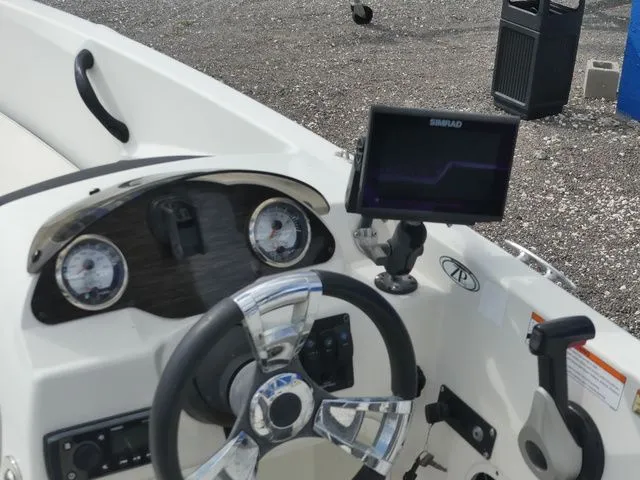 Slide: The Image of Stingray 182SC (OB) 2019 - 16