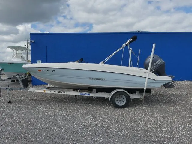 Slide: The Image of Stingray 182SC (OB) 2019 - 7