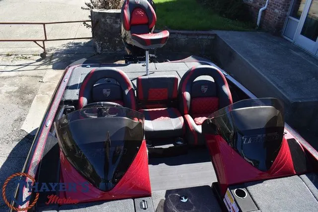 Slide: The Image of Triton 18 TrX 2022 - 17