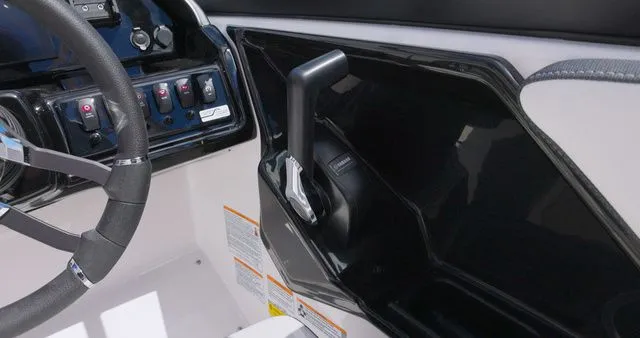 Slide: The Image of Yamaha 195S 2026 - 8