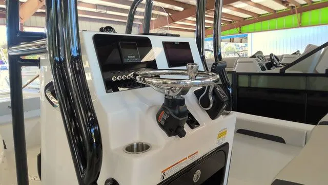 Slide: The Image of Sea Pro 202 Center Console 2026 - 3