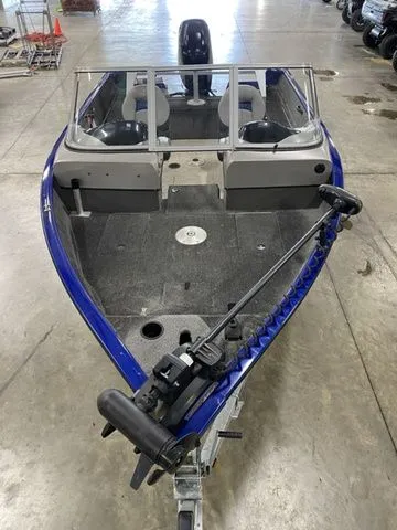 Slide: The Image of Tracker Pro Guide V-175 WT 2014 - 15