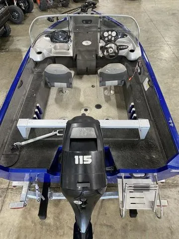 Slide: The Image of Tracker Pro Guide V-175 WT 2014 - 16