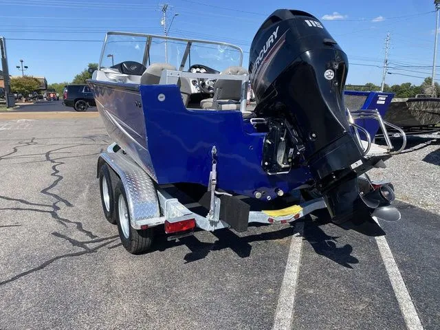 Slide: The Image of Tracker Pro Guide V-175 WT 2014 - 3