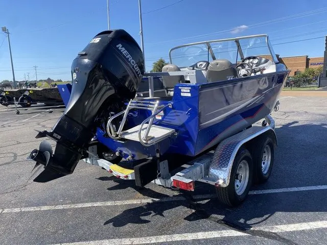 Slide: The Image of Tracker Pro Guide V-175 WT 2014 - 5