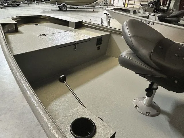 Slide: The Image of Xtreme Boats Brute 1754SS Tunnel 2026 - 6