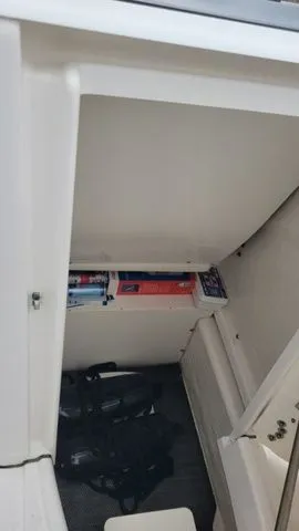 Slide: The Image of Robalo R180 Center Console 2024 - 6