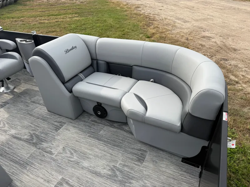 Slide: The Image of Bentley Pontoons Legacy 200 Swingback Pontoon & Honda 4-Stroke EFI 2026 - 11