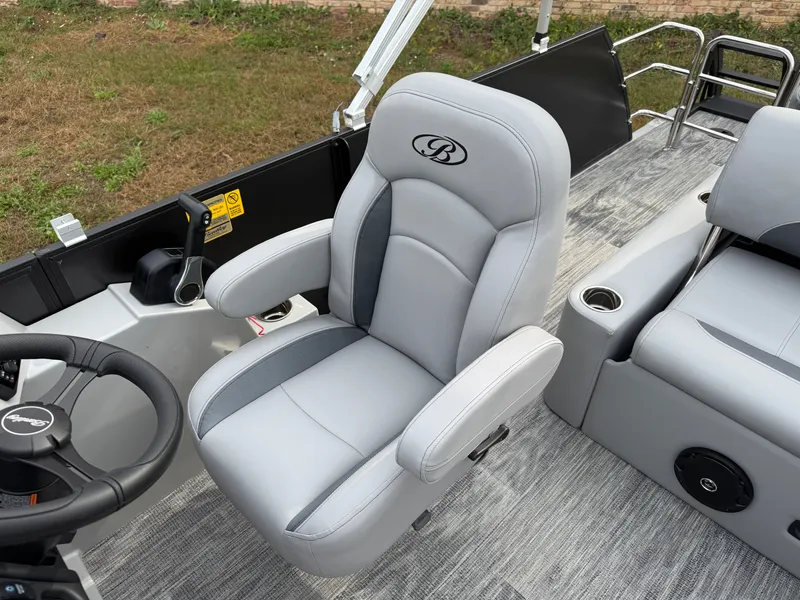 Slide: The Image of Bentley Pontoons Legacy 200 Swingback Pontoon & Honda 4-Stroke EFI 2026 - 14